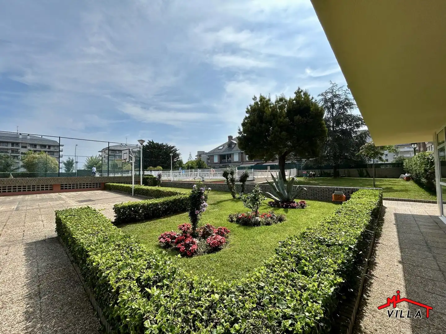 Jardí de Pis en venda en Laredo amb Calefacció, Terrassa i Traster