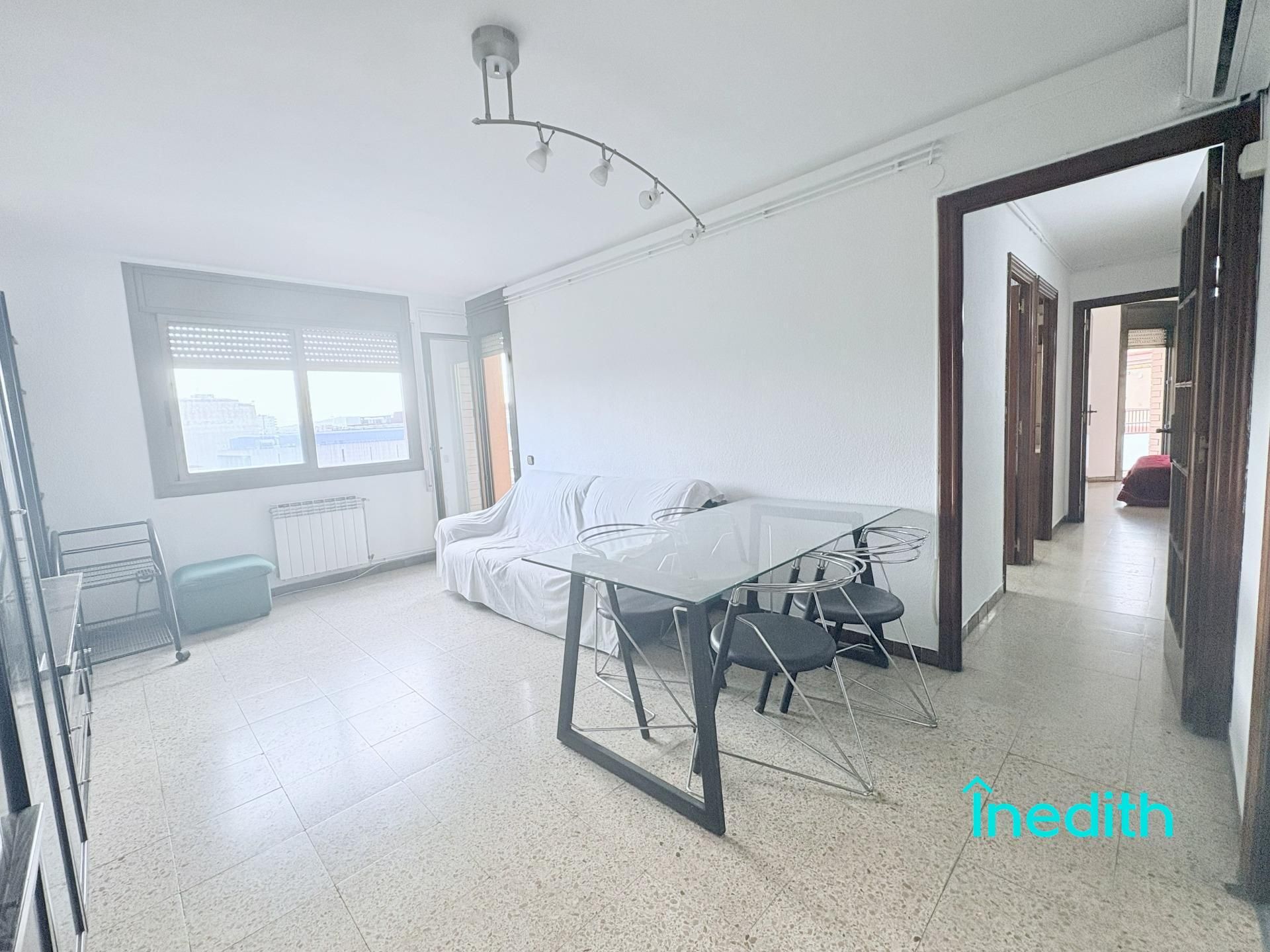 Sala de estar de Piso en venta en L'Hospitalet de Llobregat con Aire acondicionado, Calefacción y Terraza