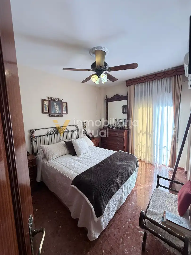 Dormitori de Casa o xalet en venda en Lucena amb Moblat