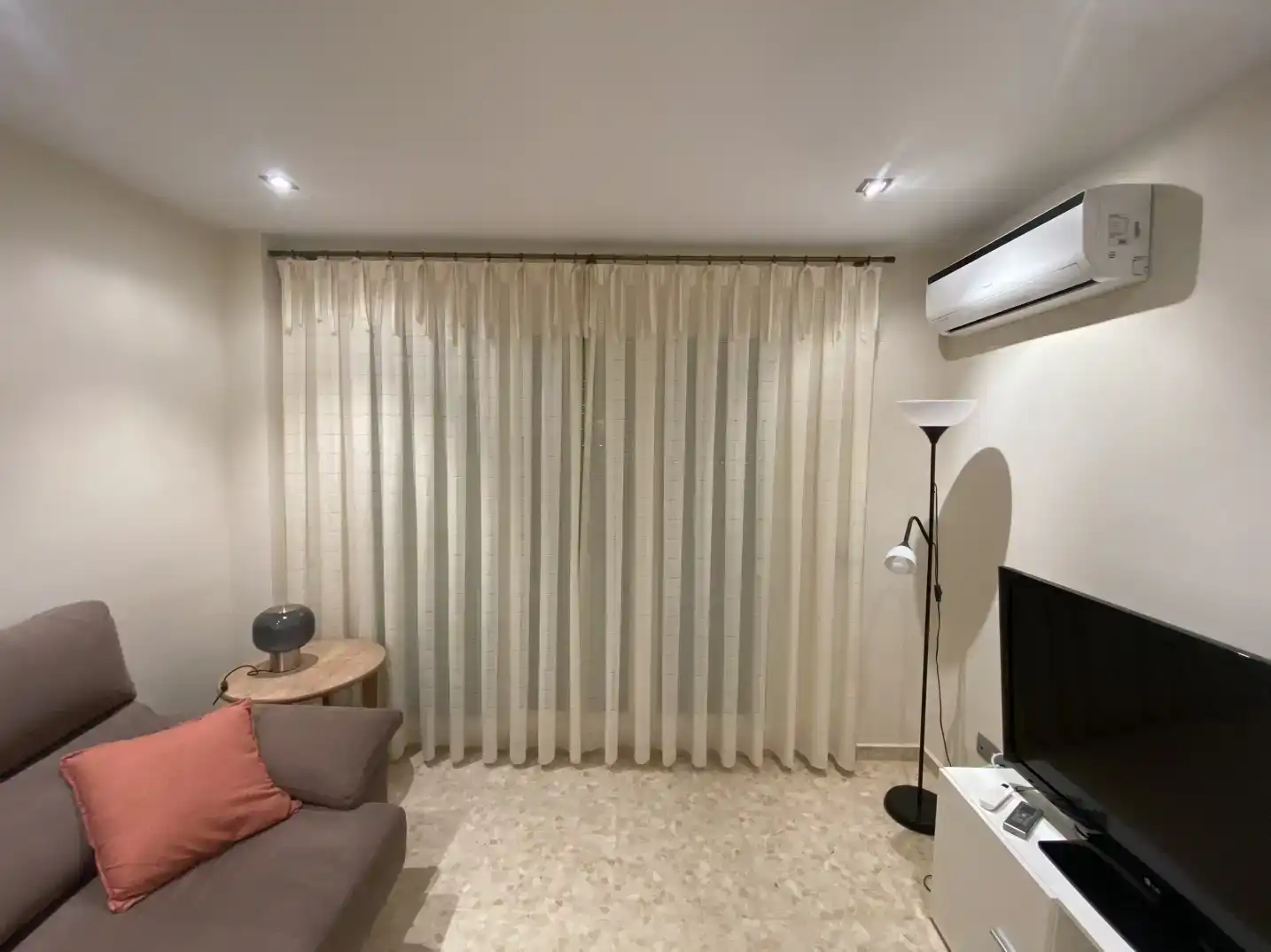 Living room of Flat for rent in Picanya  with Air Conditioner and Swimming Pool