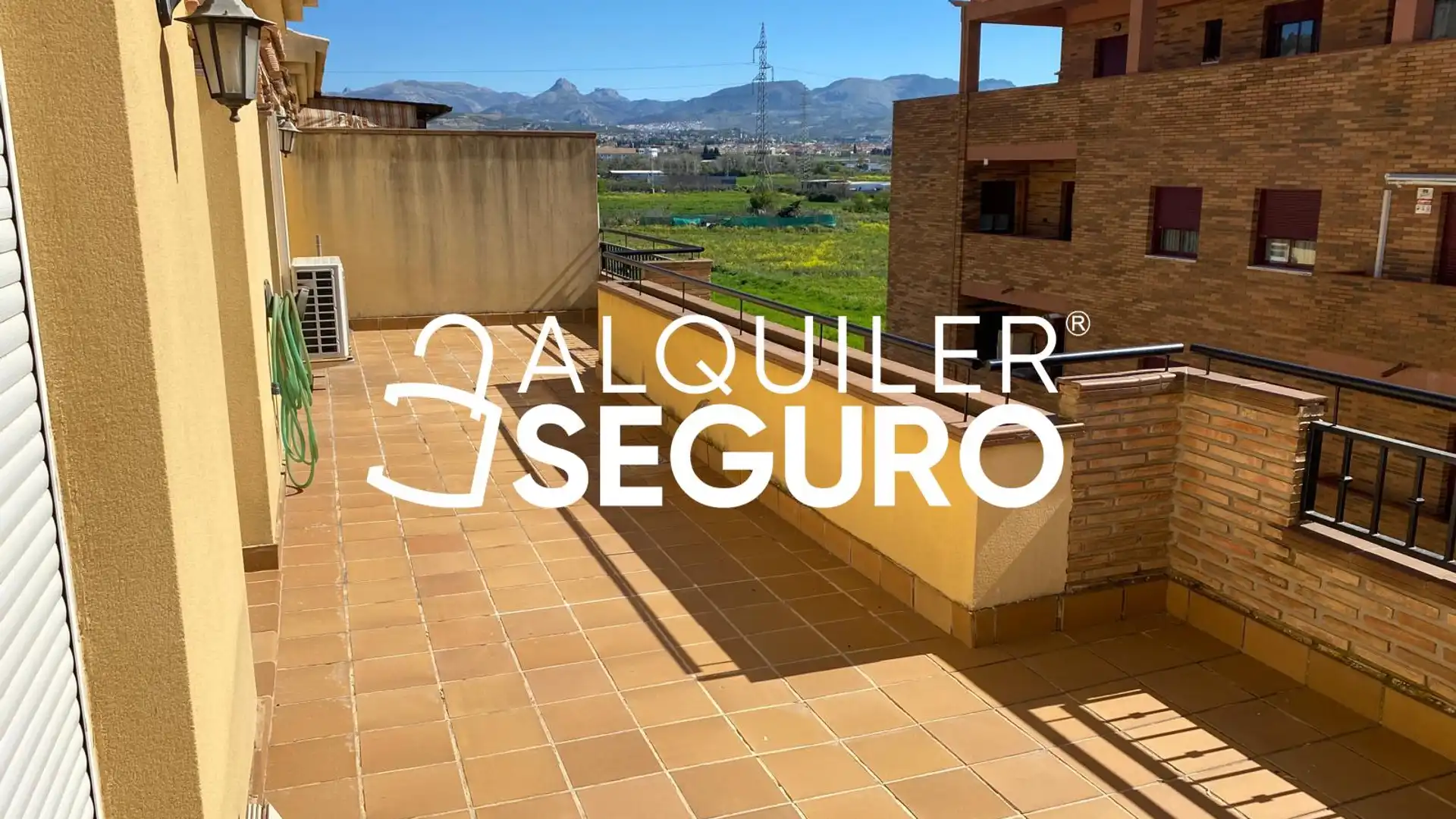 Vista exterior de Ático de alquiler en Maracena con Aire acondicionado, Calefacción y Terraza