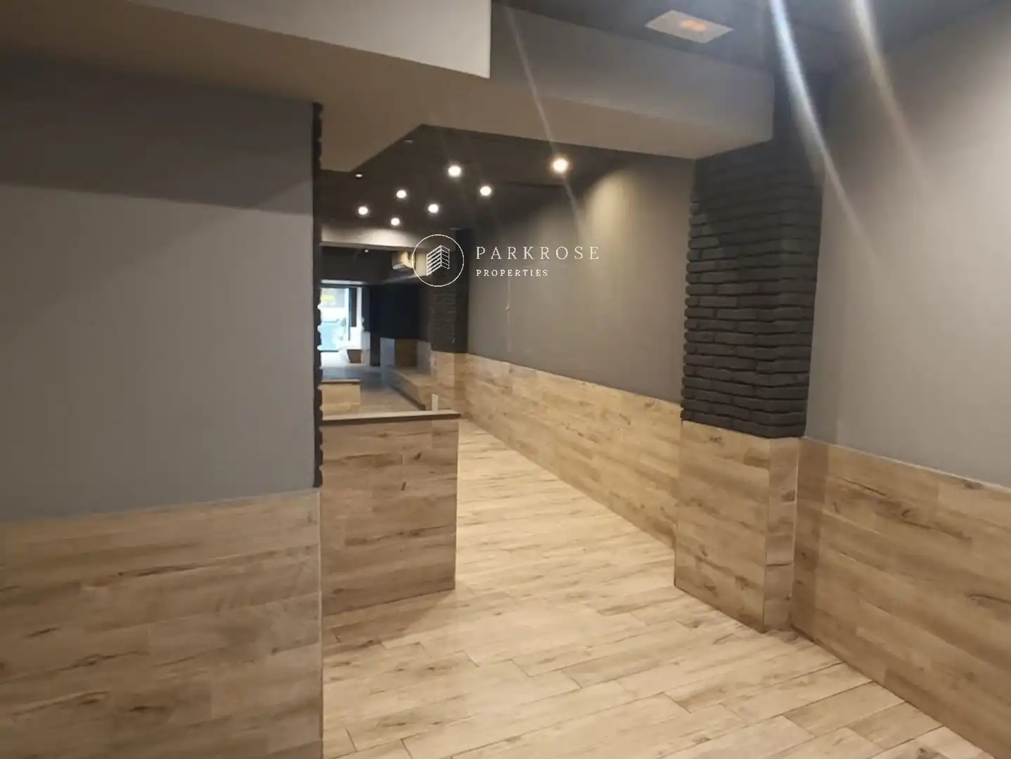 Local comercial de lloguer a Viladomat, imagen 2