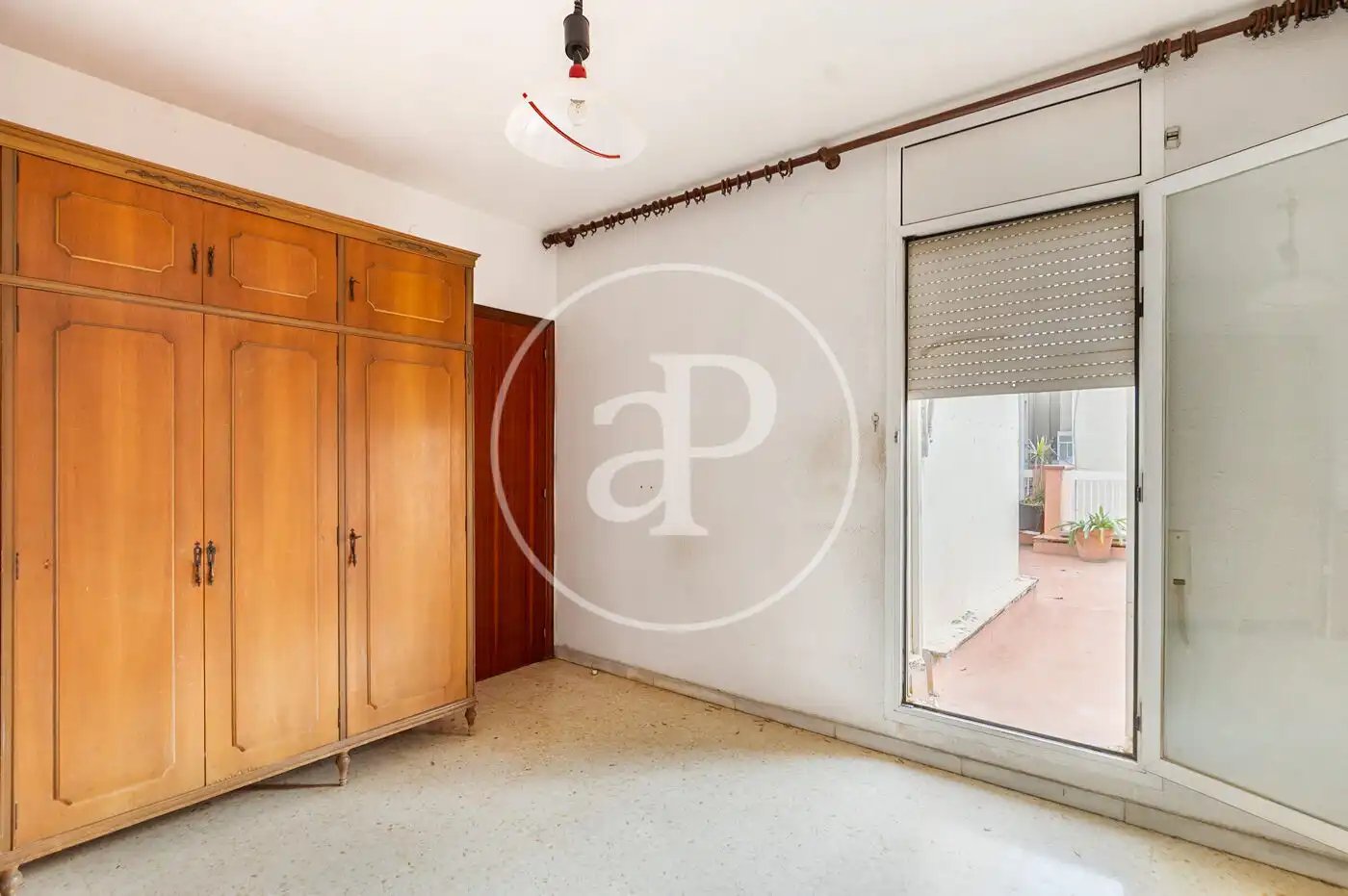 Habitación de Ático en venta en L'Hospitalet de Llobregat con Calefacción, Terraza y Trastero