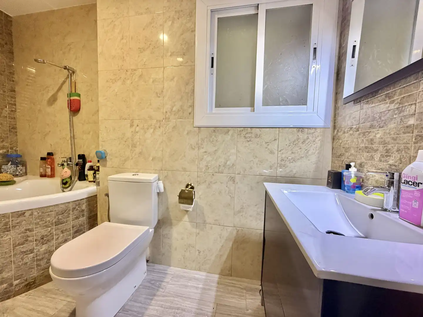 Baño de Piso en venta en Vilanova i la Geltrú con Calefacción