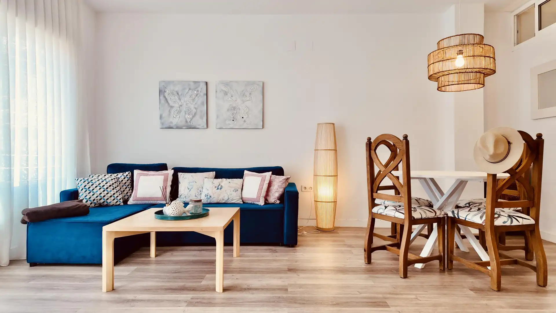 Sala d'estar de Apartament en venda en Benalmádena amb Aire condicionat, Calefacció i Jardí privat