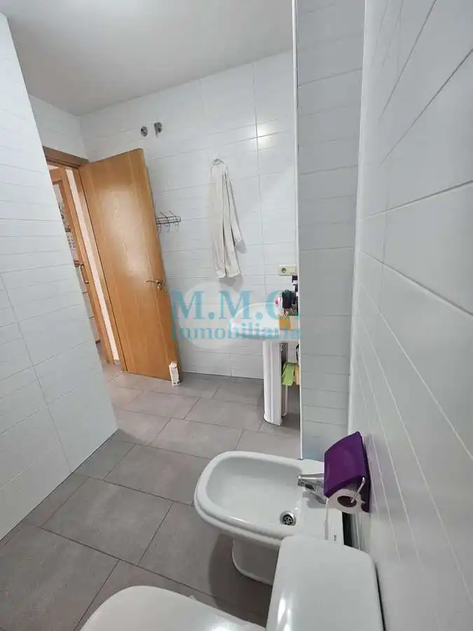 Baño de Piso en venta en Roquetas de Mar con Terraza y Amueblado