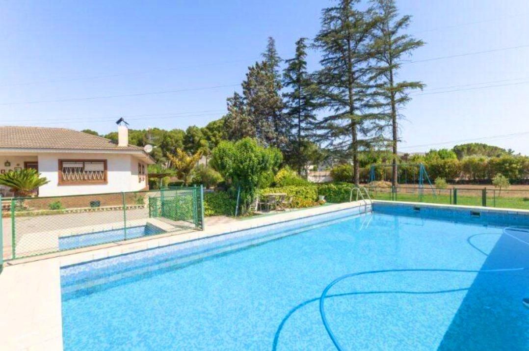 Piscina de Casa o xalet en venda en Villena amb Jardí privat, Terrassa i Piscina
