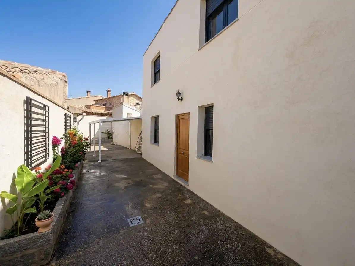 Vista exterior de Casa o xalet en venda en Menasalbas amb Calefacció, Jardí privat i Traster
