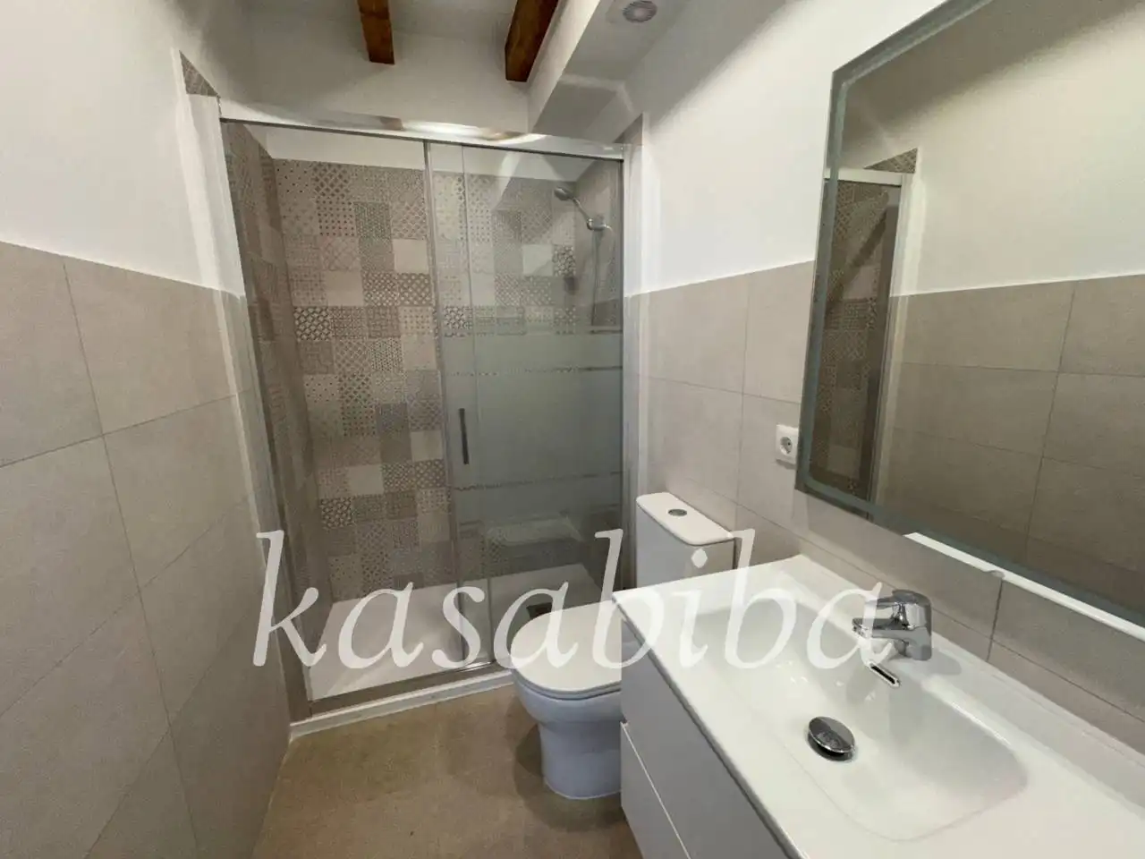 Baño de Piso de alquiler en Valencia con Aire acondicionado, Calefacción y Terraza