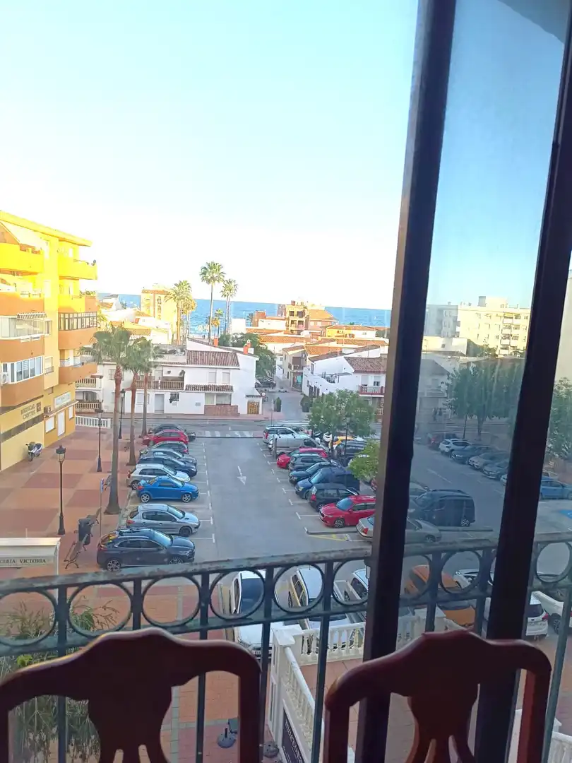 Vista exterior de Apartamento en venta en Manilva con Terraza, Amueblado y Balcón