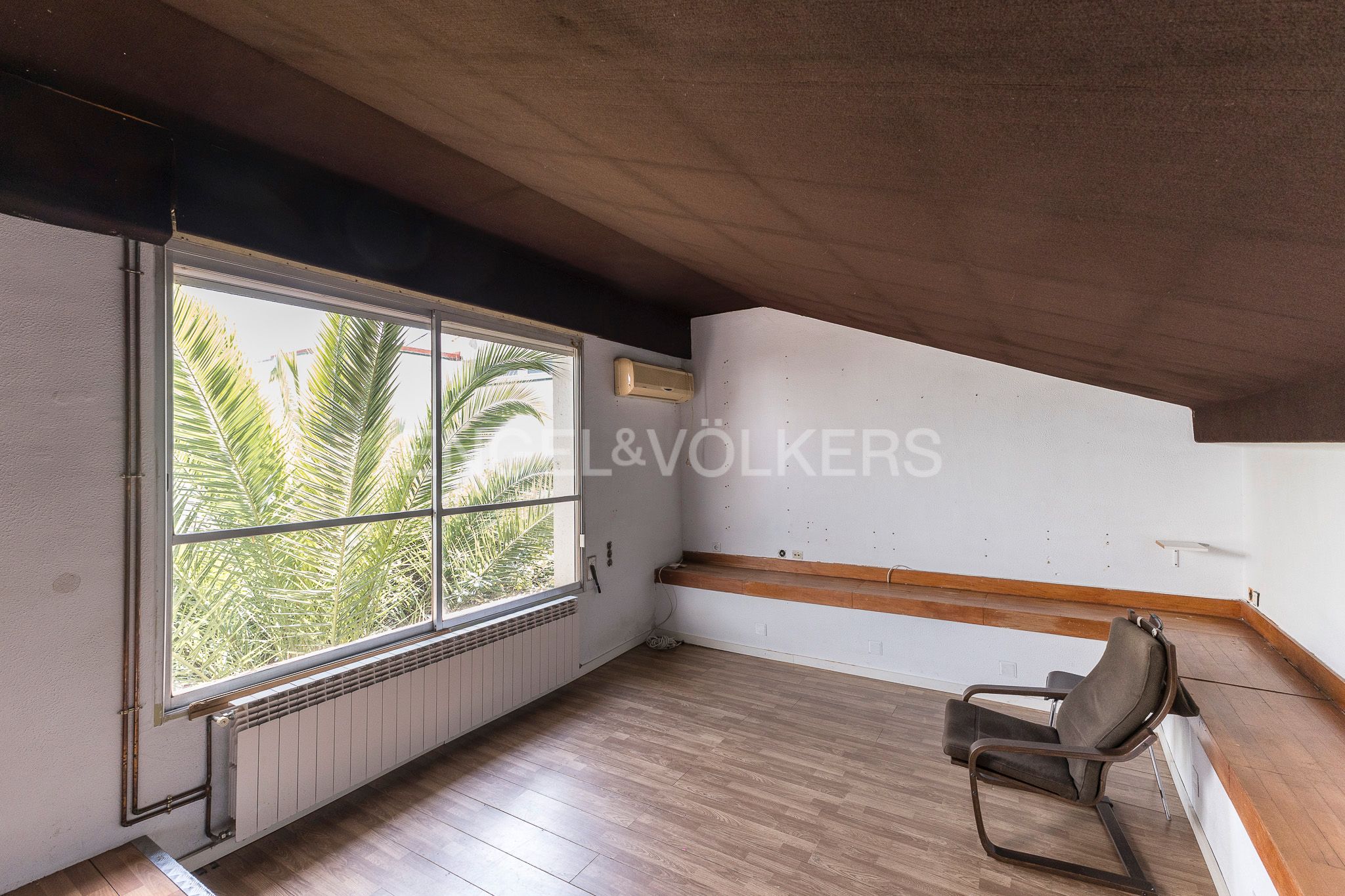 Bedroom of Single-family semi-detached for sale in  Barcelona Capital  with Heating, Private garden and Parquet flooring