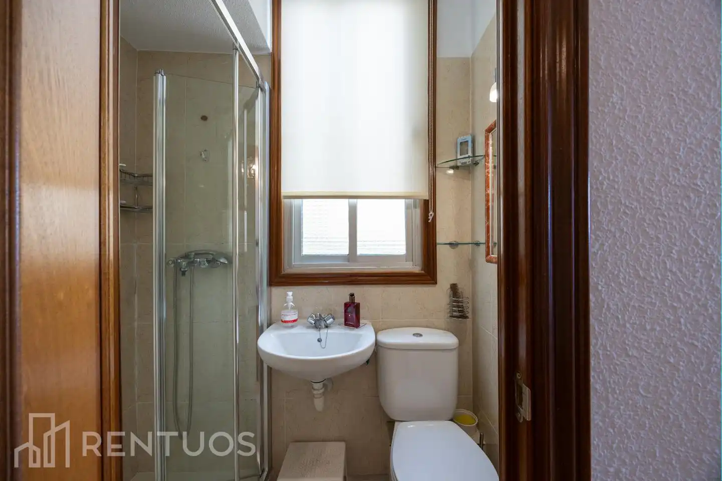 Bathroom of Attic for rent in Madrid  with Air Conditioner, Heating and Parquet flooring