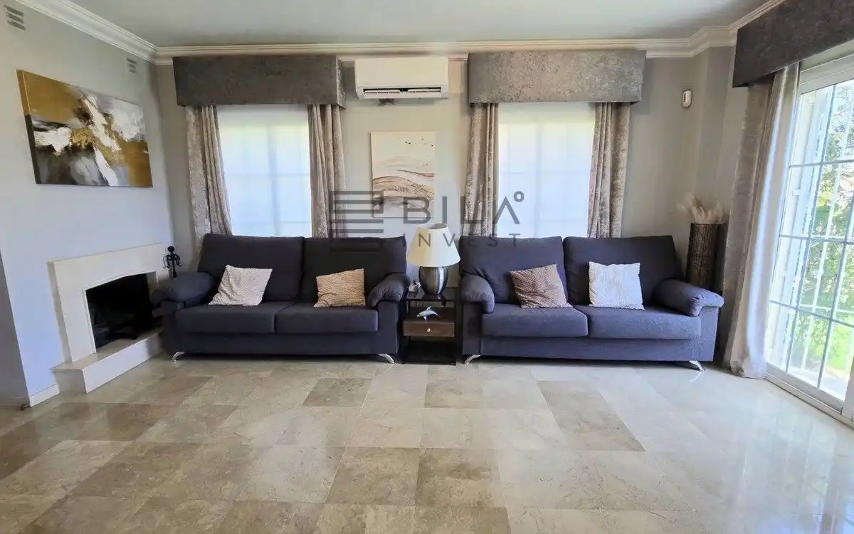 Sala de estar de Casa o chalet en venta en Mijas con Aire acondicionado, Terraza y Piscina