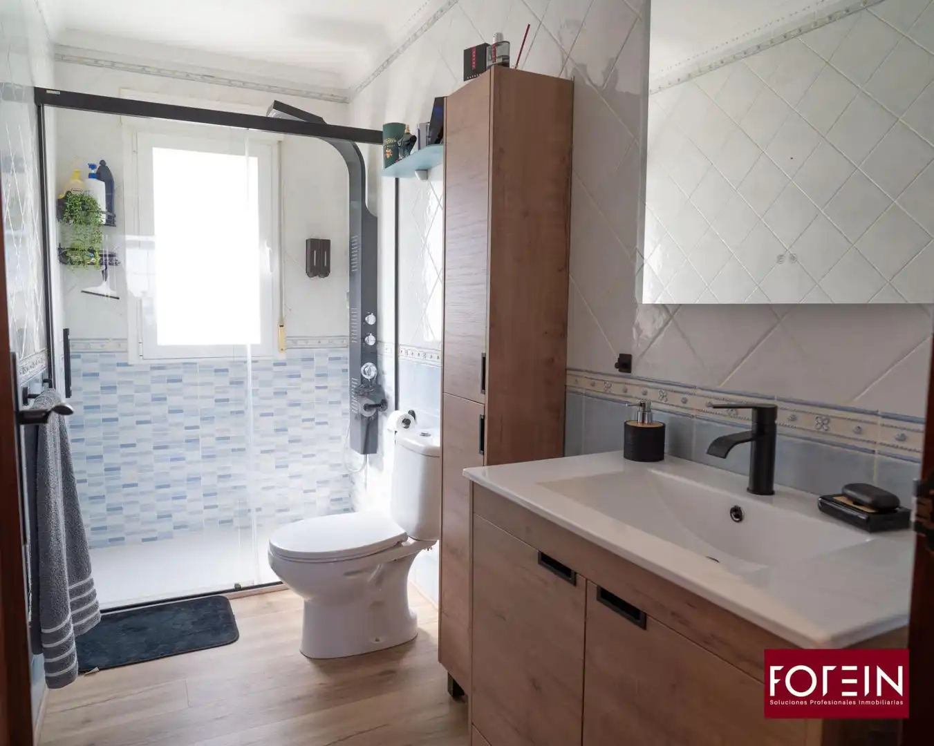 Bany de Casa o xalet en venda en Torrejón del Rey amb Aire condicionat, Calefacció i Jardí privat