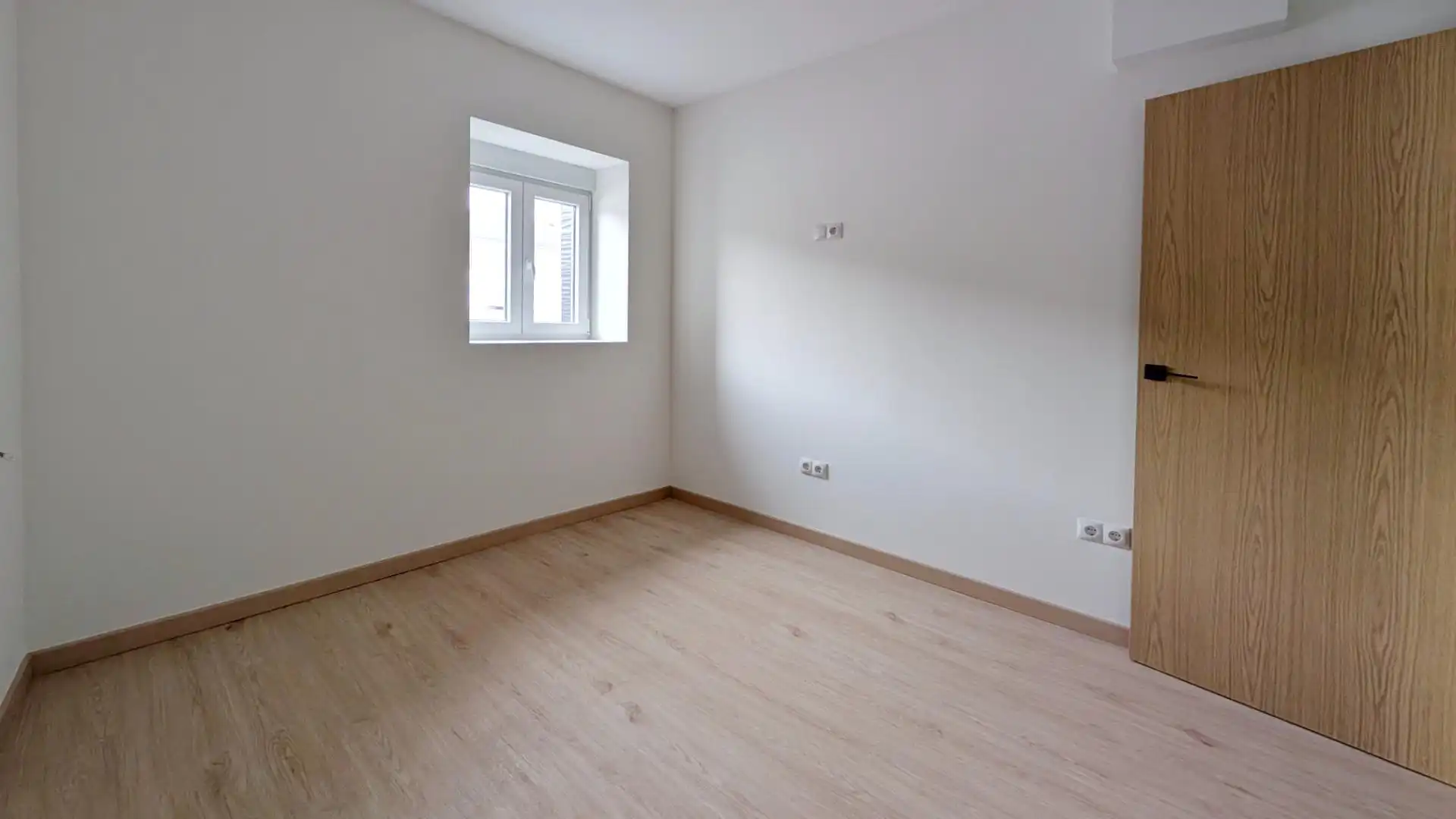 Piso en venta en Torrelavega  con Parquet y Terraza