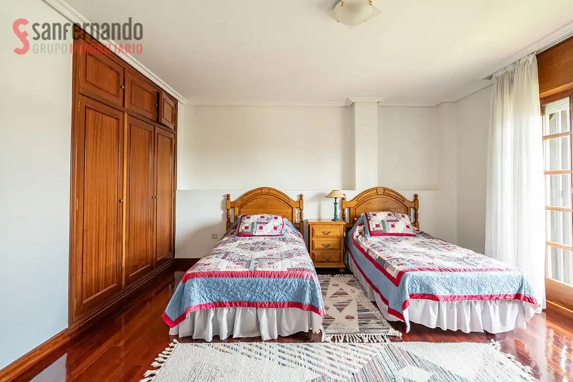 Habitación de Casa o chalet en venta en Penagos con Calefacción, Jardín privado y Parquet