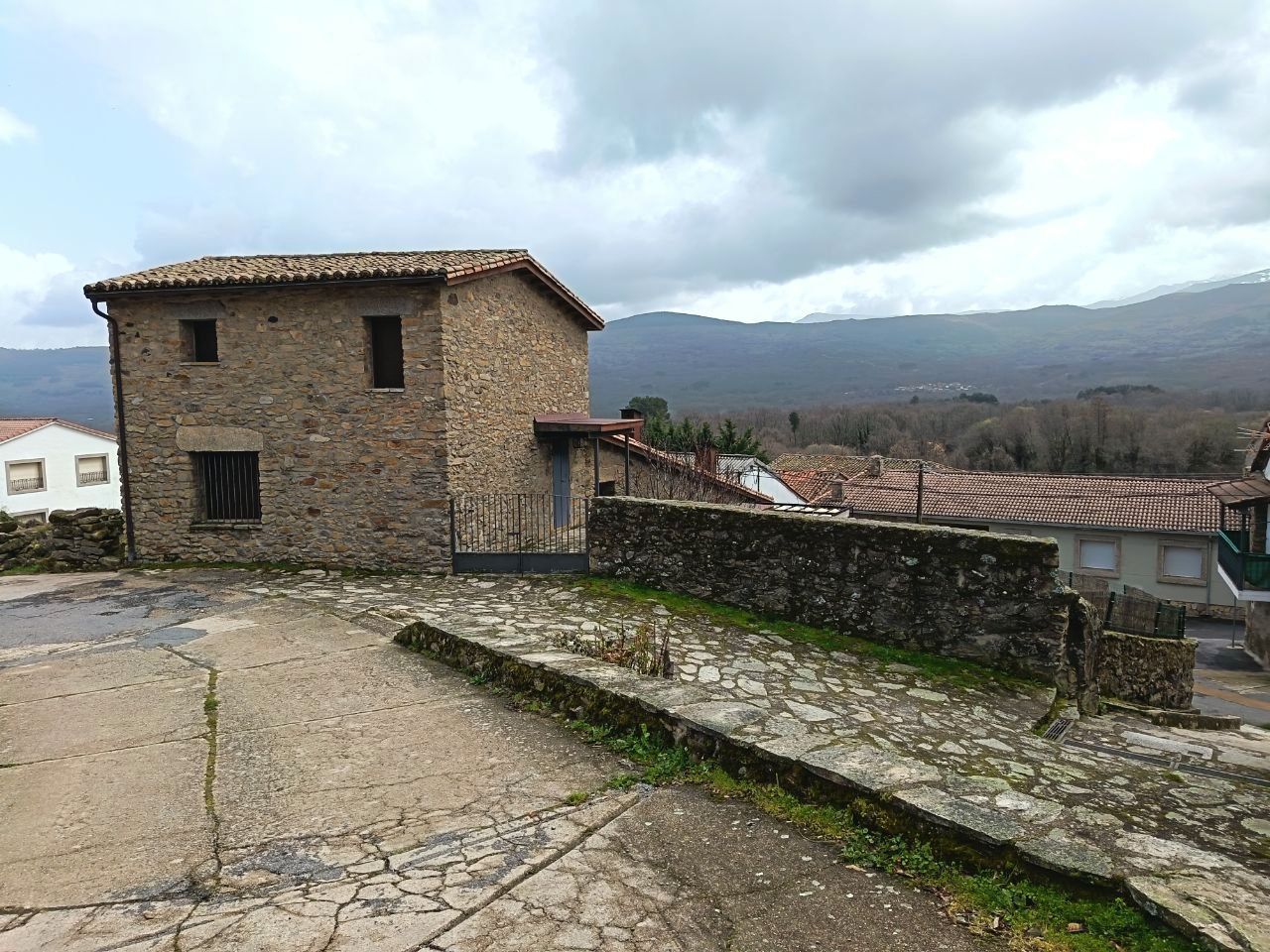 Vista exterior de Casa o xalet en venda en Solana de Ávila amb Calefacció i Moblat