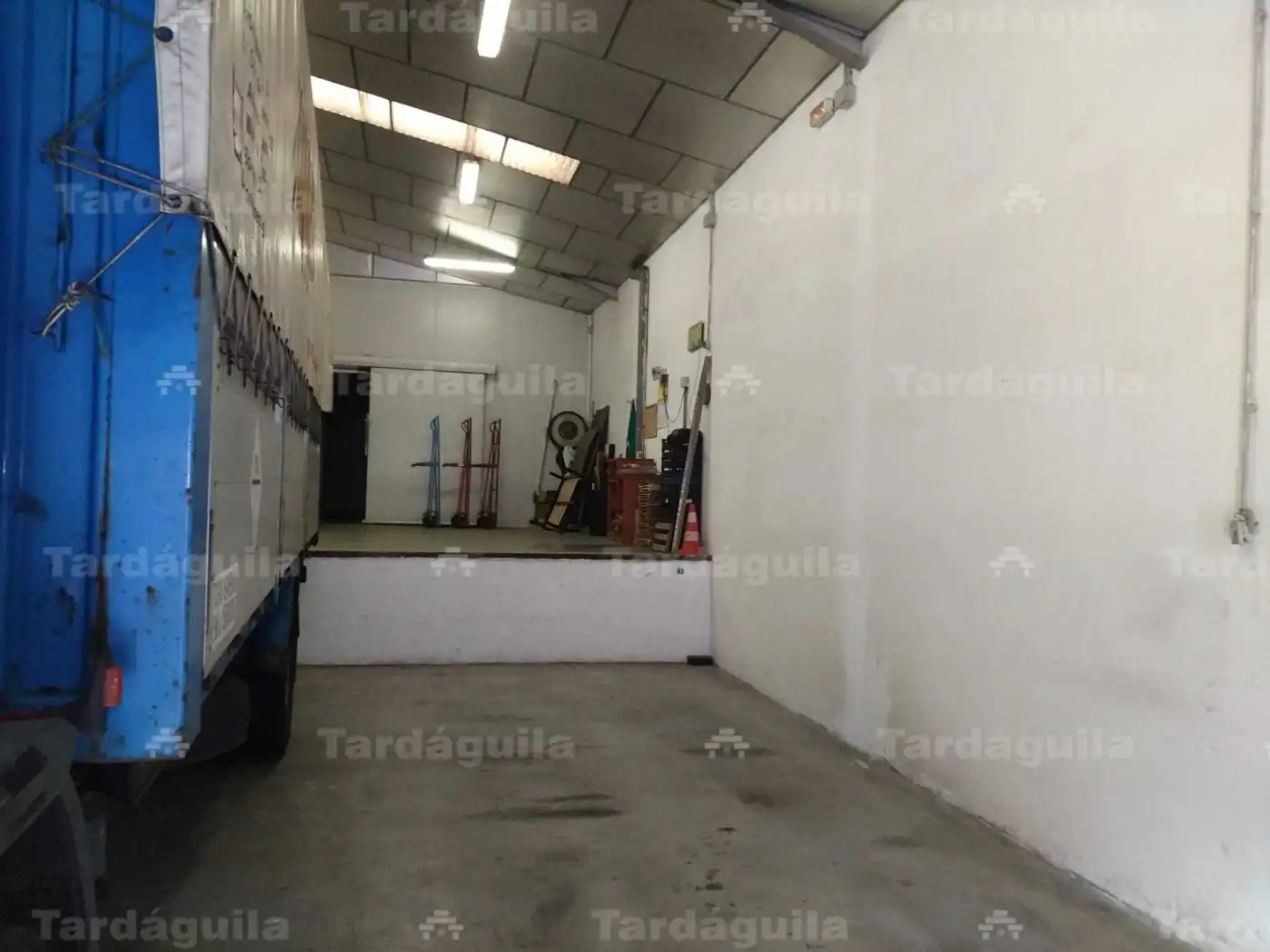 Industrial building for sale in Villares de la Reina, imagen 3