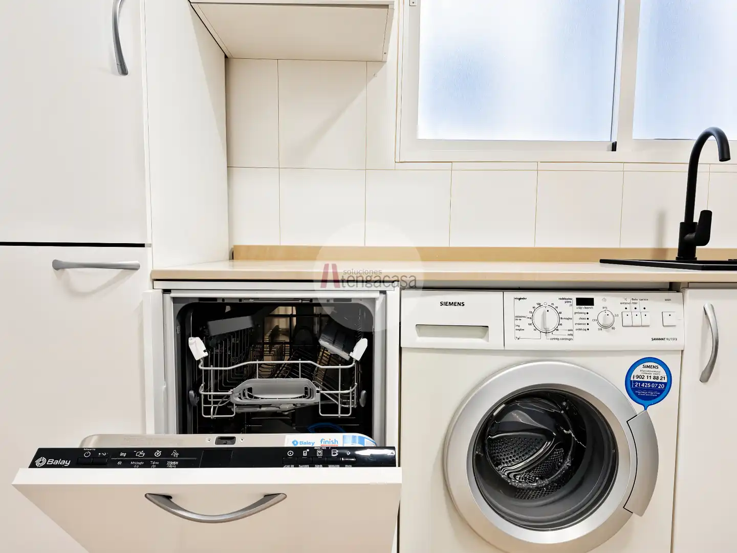 Kitchen of Flat for rent in Madrid  with Air Conditioner, Heating and Oven