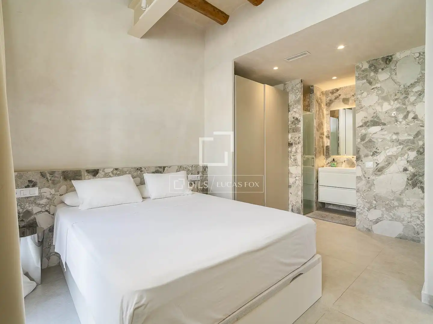 Habitación de Piso en venta en Barcelona con Aire acondicionado, Calefacción y Amueblado