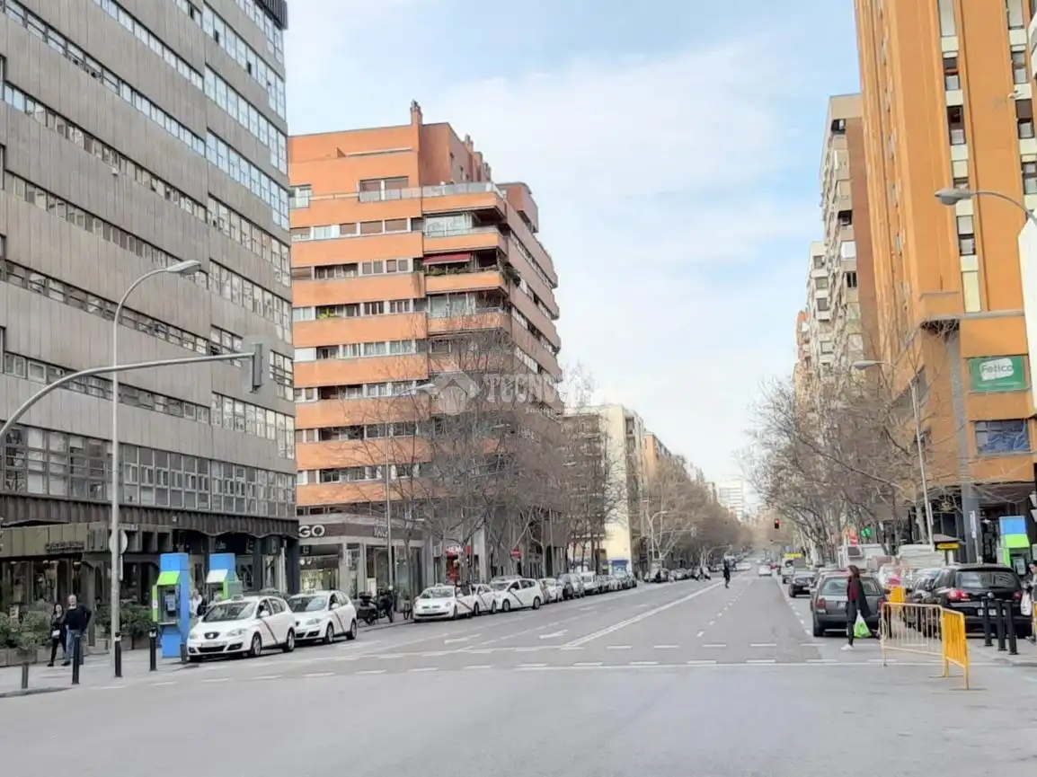 Vista exterior de Piso en venta en Madrid