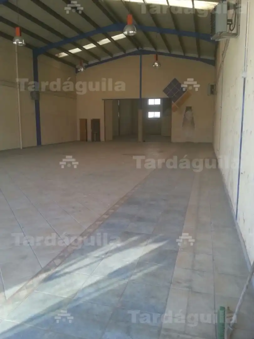 Industrial building for sale in Villares de la Reina, imagen 3