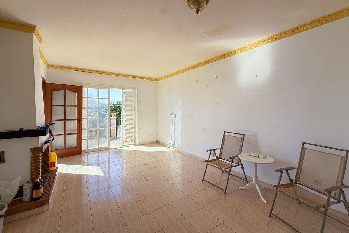 Wohnzimmer von Einfamilien-Reihenhaus zum Verkauf in Mijas mit Heizung, Terrasse und Schwimmbad