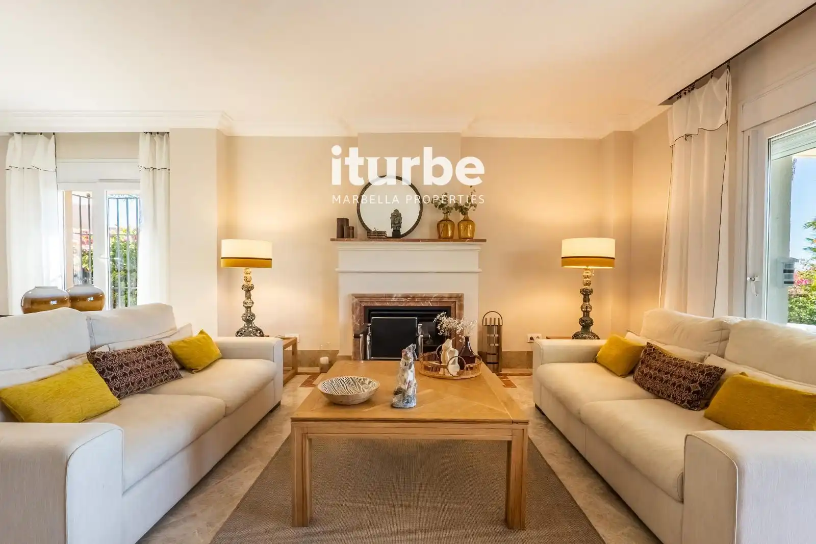 Living room of Houses for rent in Marbella  with Air Conditioner, Heating and Private garden