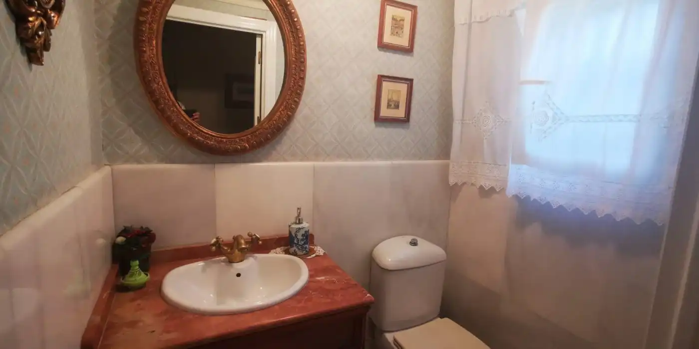 Bany de Casa o xalet en venda en Elche / Elx amb Aire condicionat, Jardí privat i Terrassa