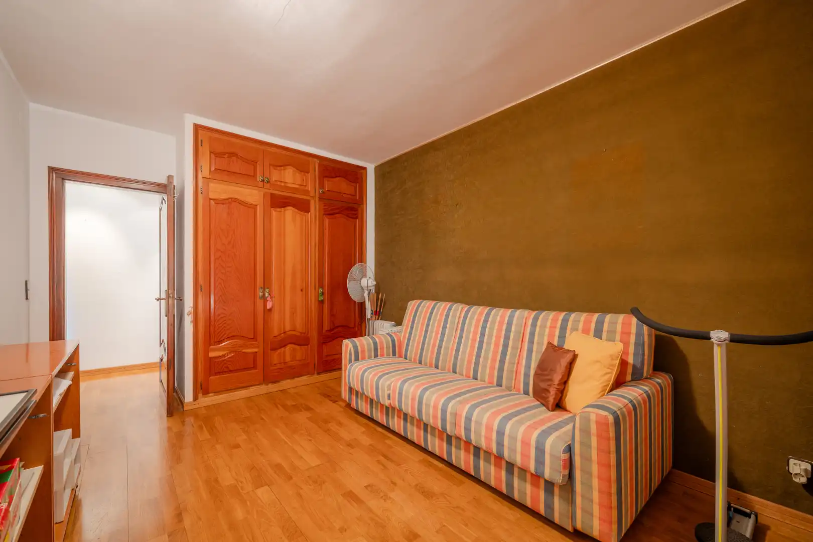 Habitación de Casa o chalet en venta en La Bisbal d'Empordà con Calefacción, Jardín privado y Terraza