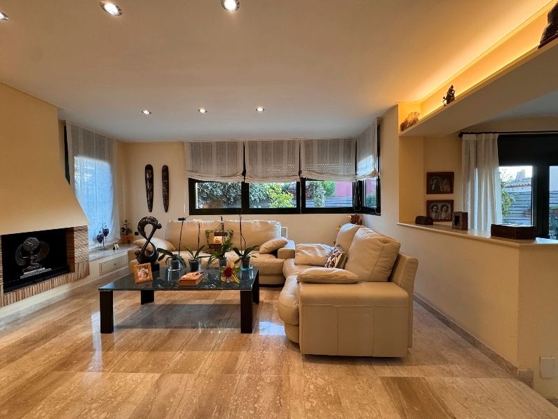 Living room of House or chalet for sale in La Bisbal d'Empordà  with Air Conditioner, Heating and Private garden