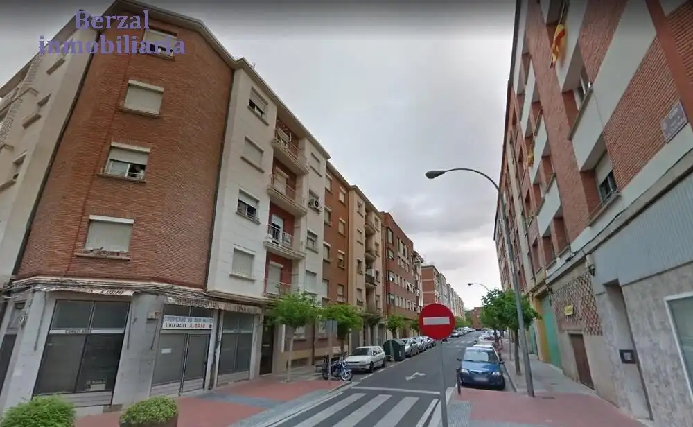 Local comercial en venta en Calle Ronda de los Cuarteles