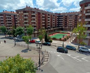 Vista exterior de Pis de lloguer en Oviedo  amb Calefacció i Balcó
