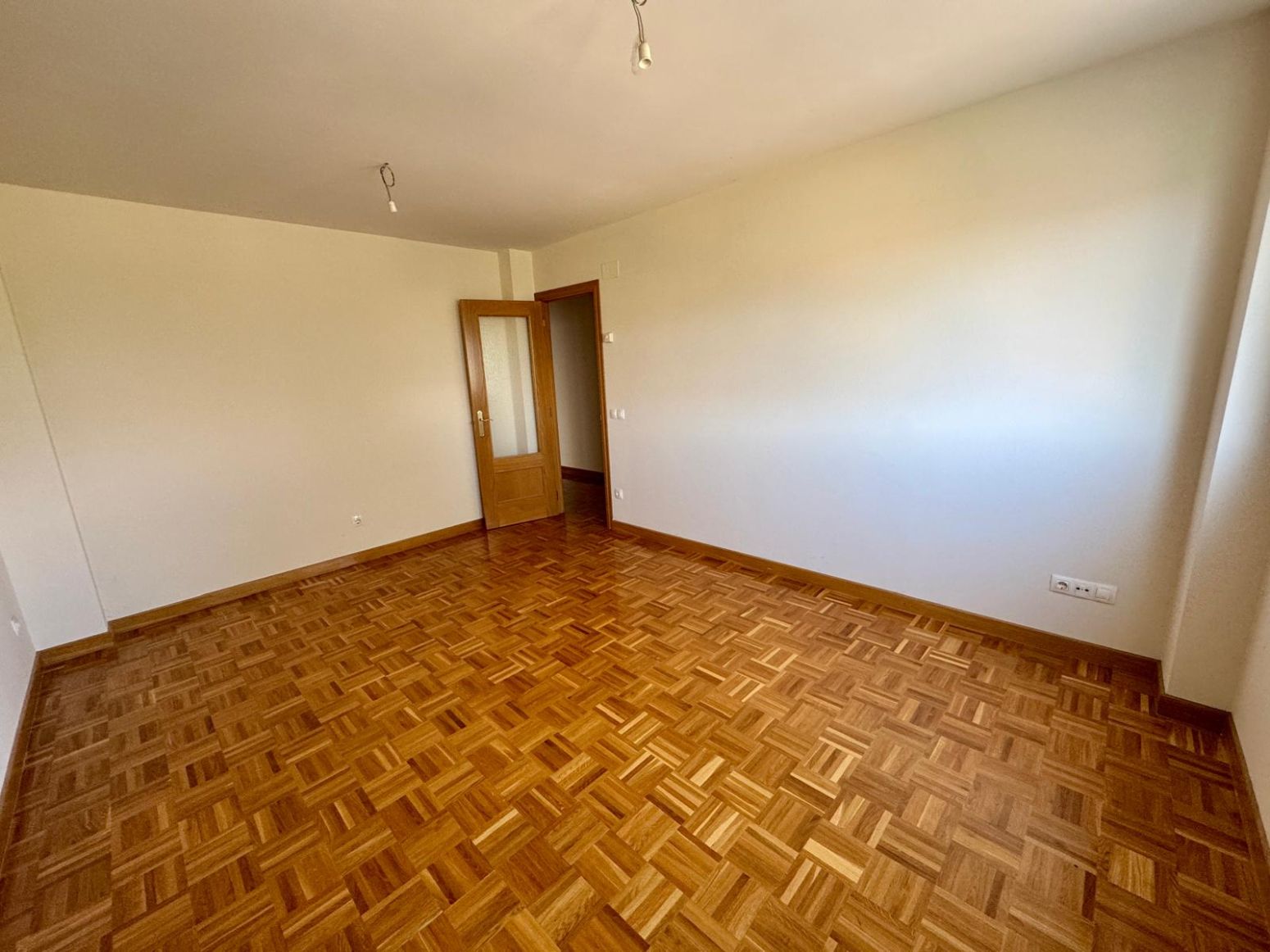 Habitación de Piso en venta en Palencia Capital con Calefacción y Parquet