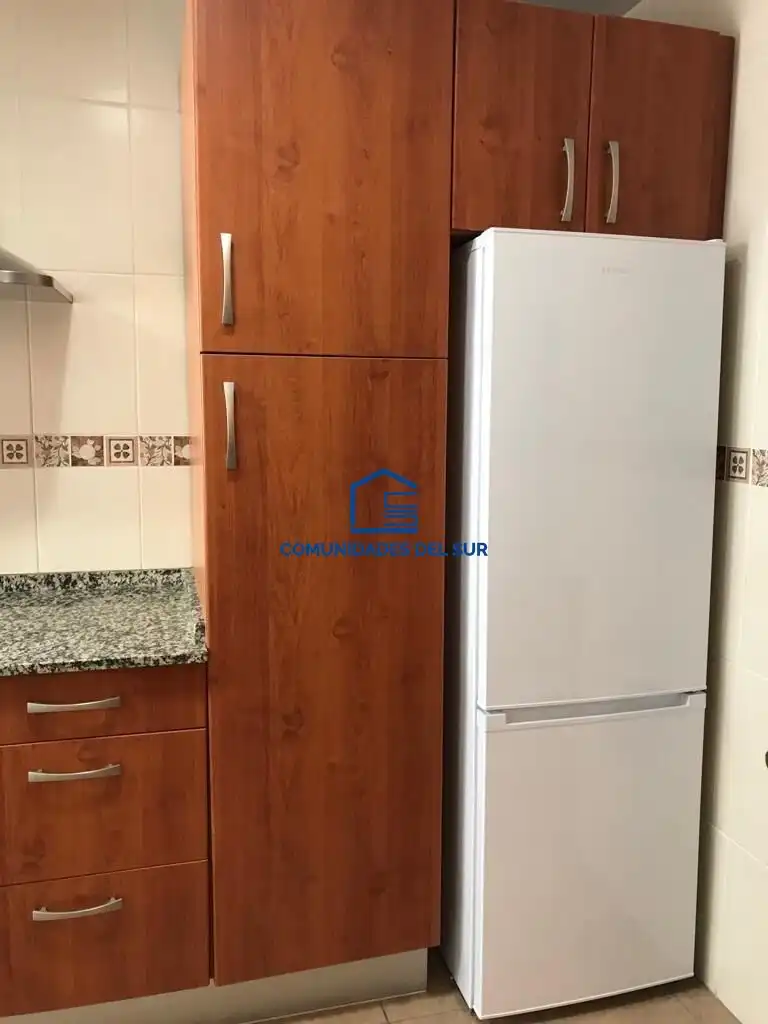 Cuina de Pis de lloguer en Cádiz amb Terrassa i Moblat