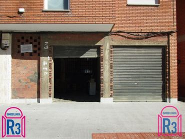 Local comercial en venda a San Mamés - La Palomera