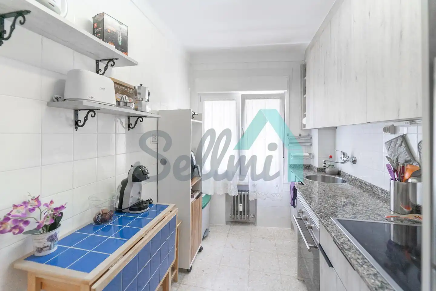 Kitchen of Flat for rent in Oviedo   with Heating, Parquet flooring and Furnished