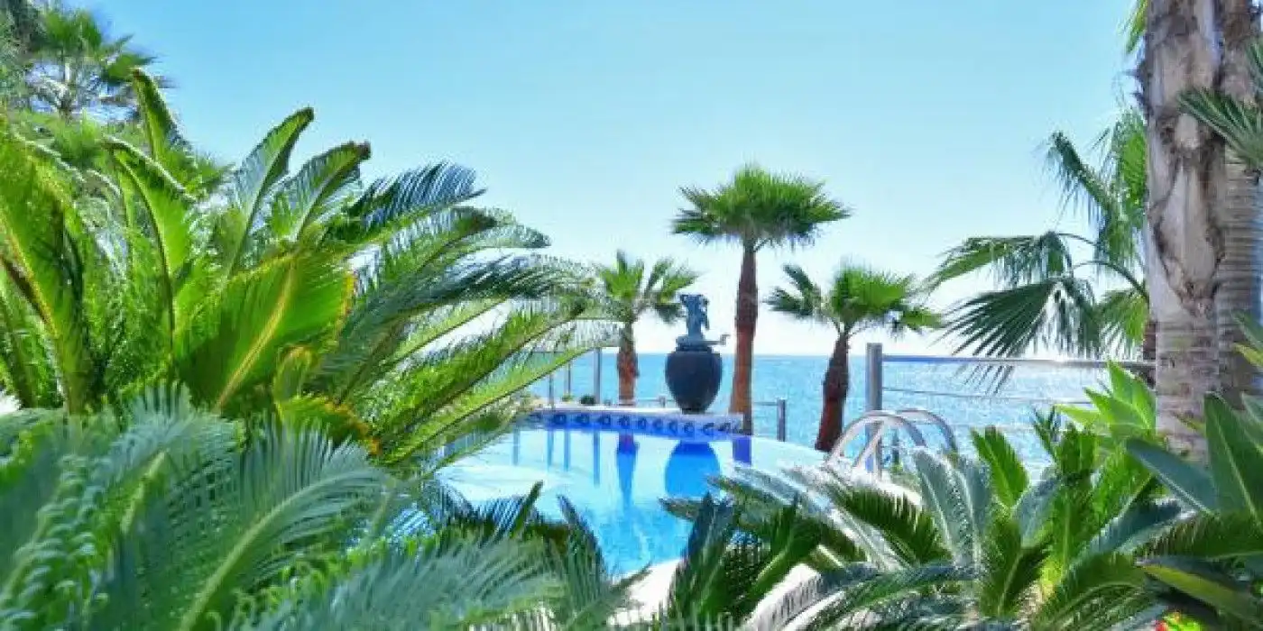 Piscina de Pis en venda en Benalmádena amb Aire condicionat, Terrassa i Alarma