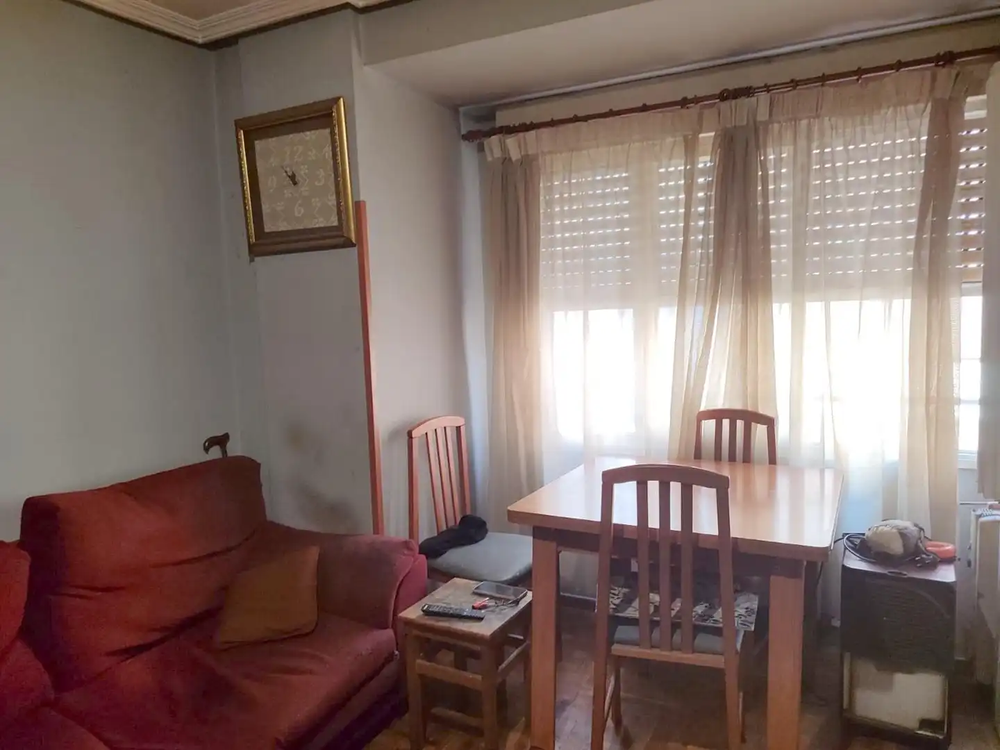 Dormitori de Pis en venda en Oviedo  amb Calefacció i Traster