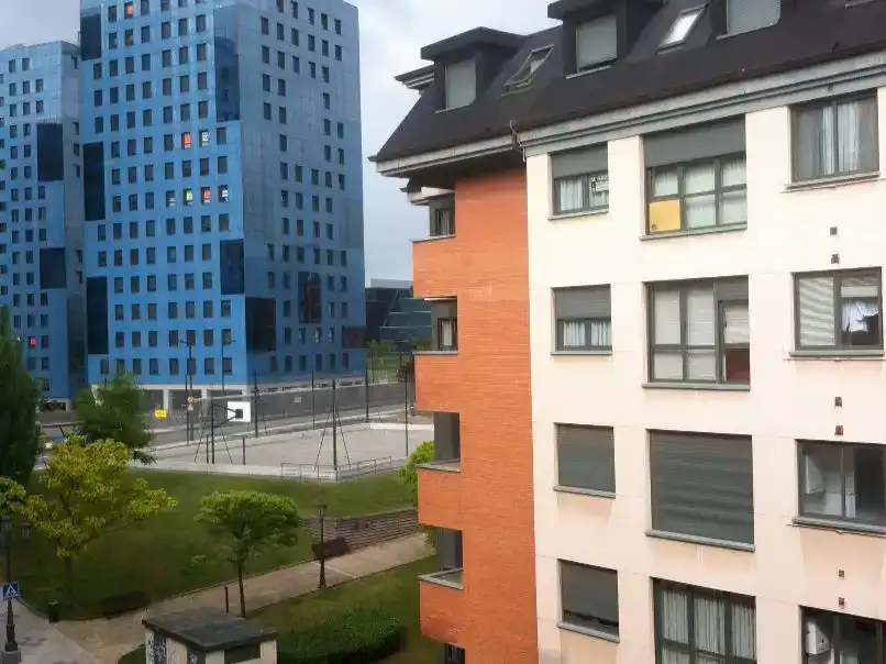 Vista exterior de Pis en venda en Oviedo 