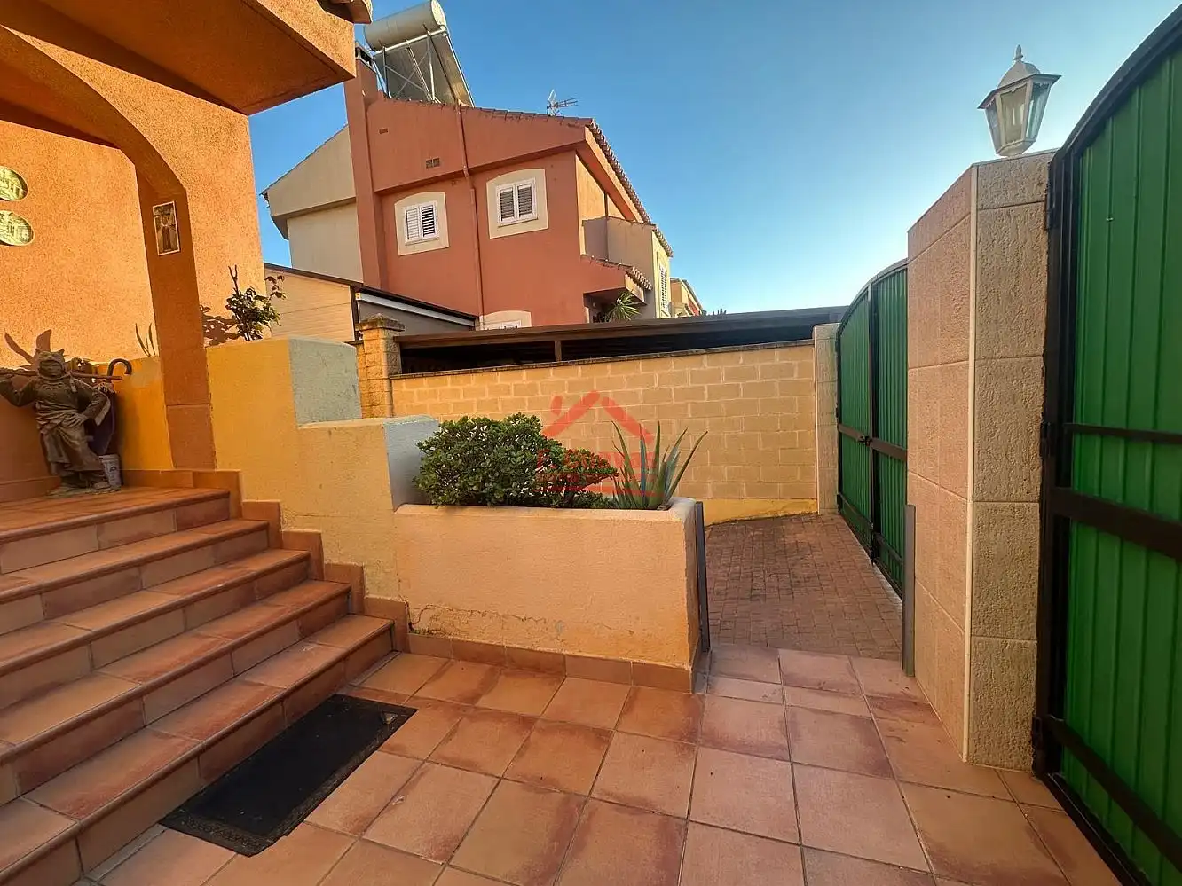 Vista exterior de Casa o xalet en venda en Vélez-Málaga amb Aire condicionat, Calefacció i Terrassa