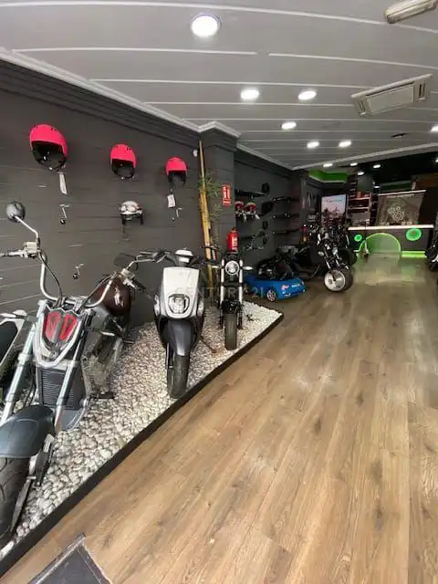 Local comercial en traspàs a CL ARMENGUAL DE LA MOTA 41MALAGA (MÁLAGA), imagen 5