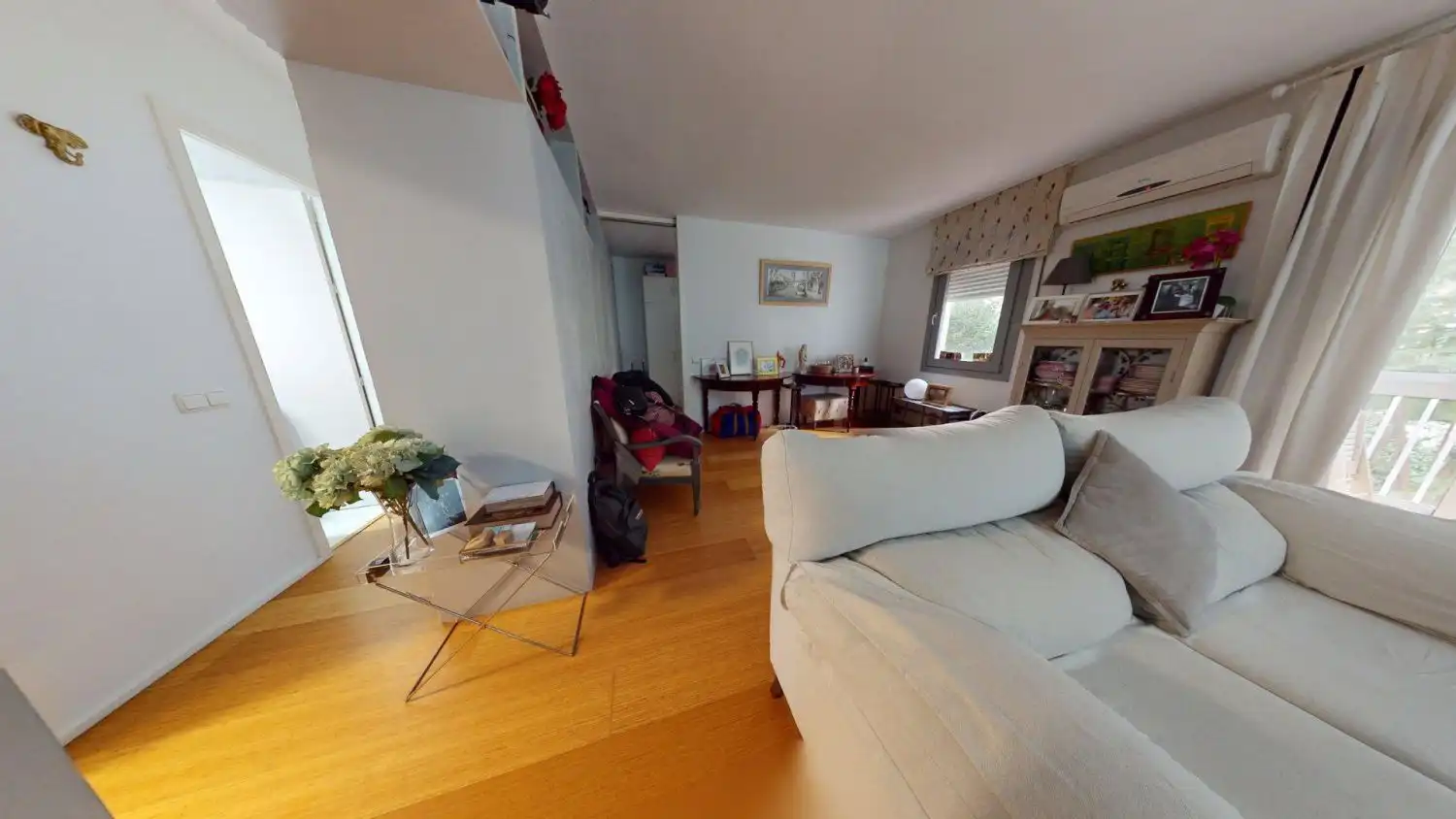 Living room of Flat for sale in Sevilla  with Air Conditioner, Heating and Terrace