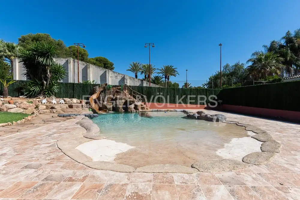 Piscina de Casa o xalet en venda en Paterna amb Aire condicionat, Calefacció i Jardí privat