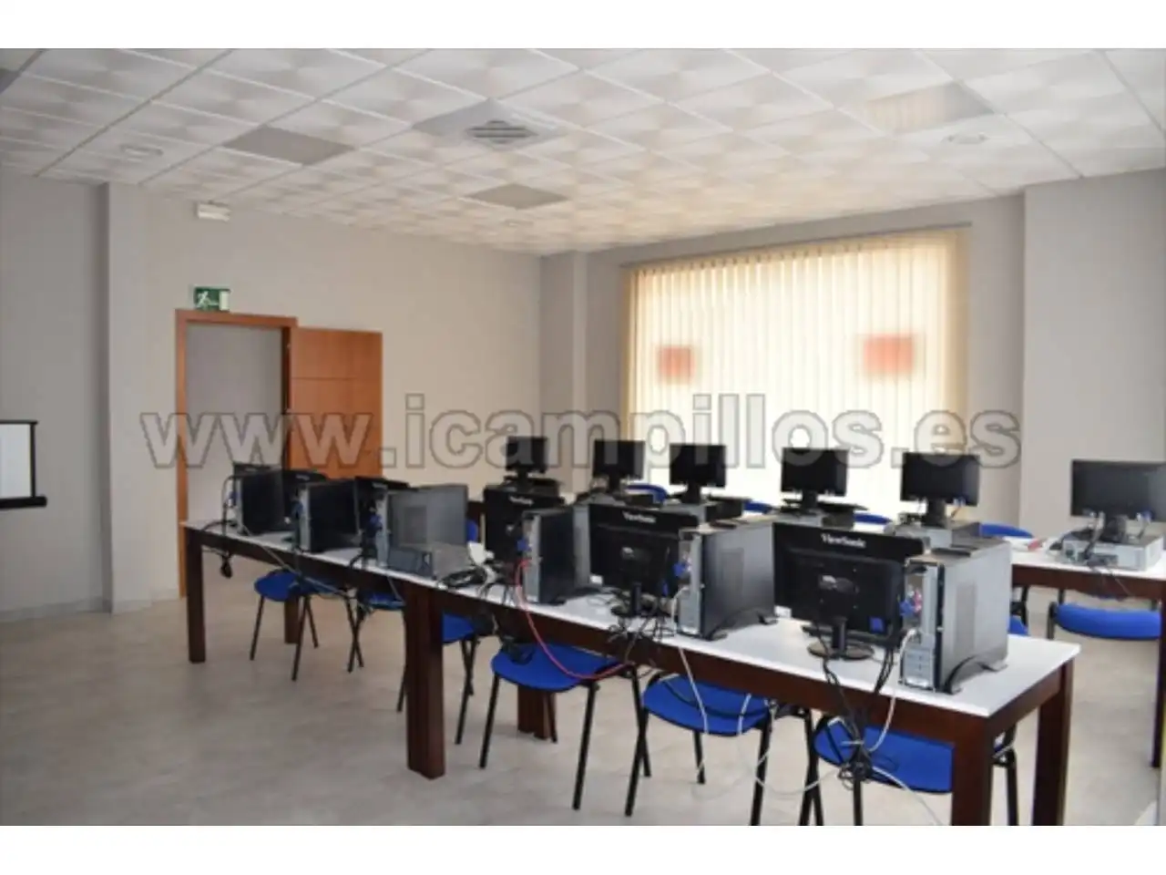Local comercial en venda a Baena