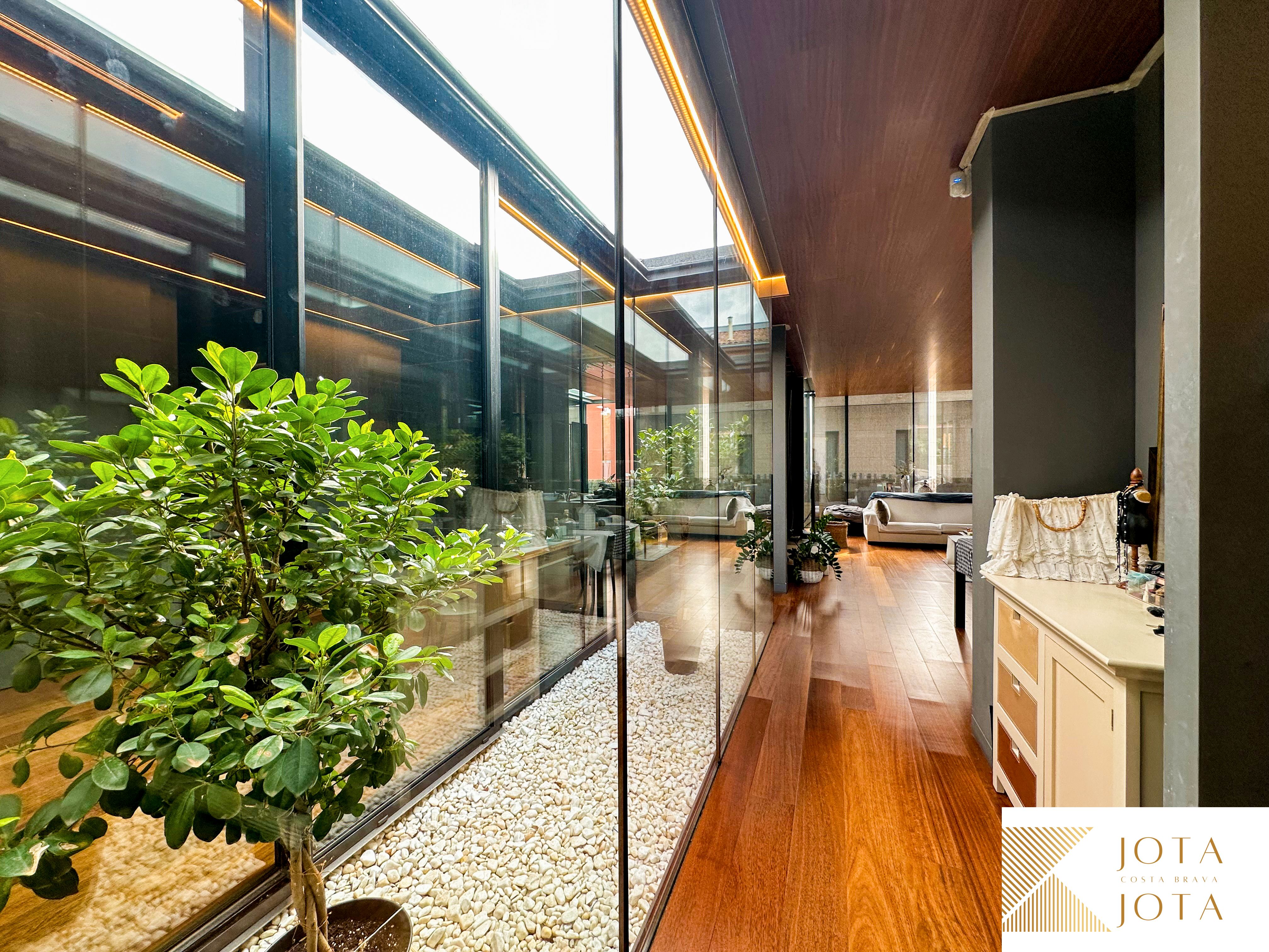 Terrassa de Casa o xalet en venda en Girona Capital amb Aire condicionat, Calefacció i Jardí privat