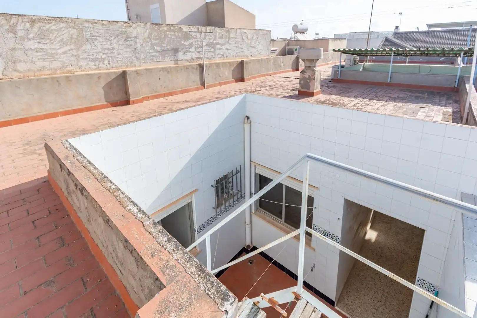 Vista exterior de Casa adosada en venda en Cartagena amb Terrassa