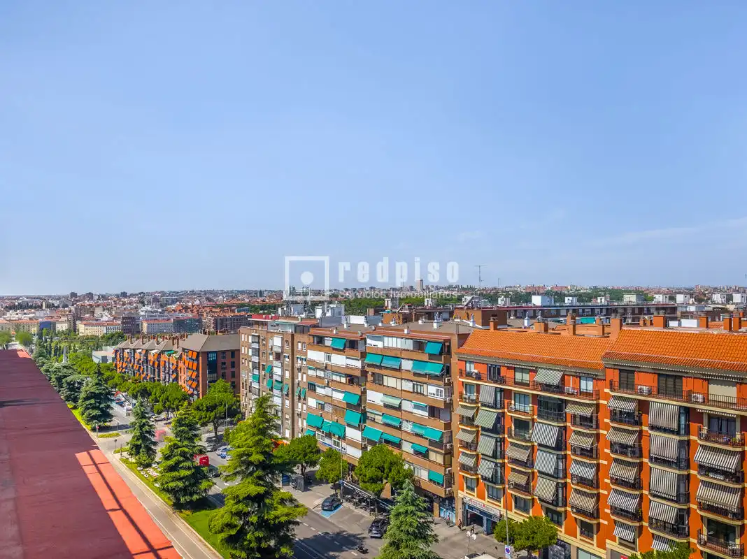 Vista exterior de Ático en venta en Madrid con Aire acondicionado, Calefacción y Parquet