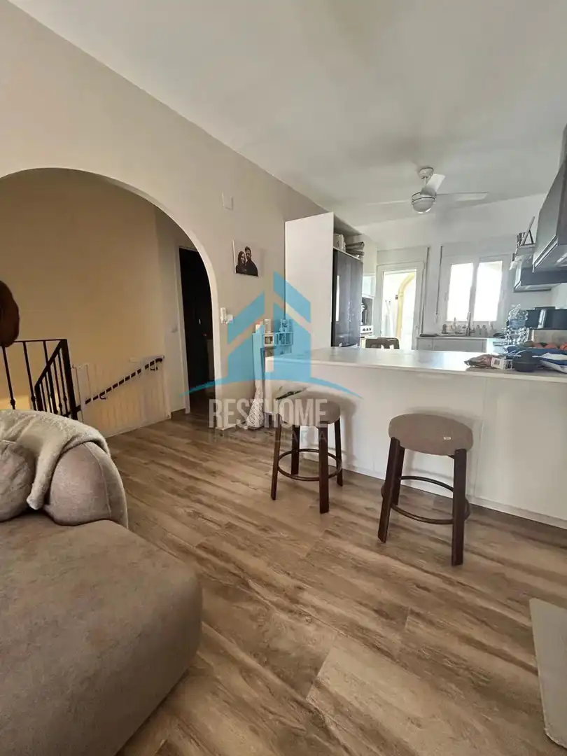Vista exterior de Casa adosada en venda en Moraira amb Aire condicionat, Jardí privat i Terrassa