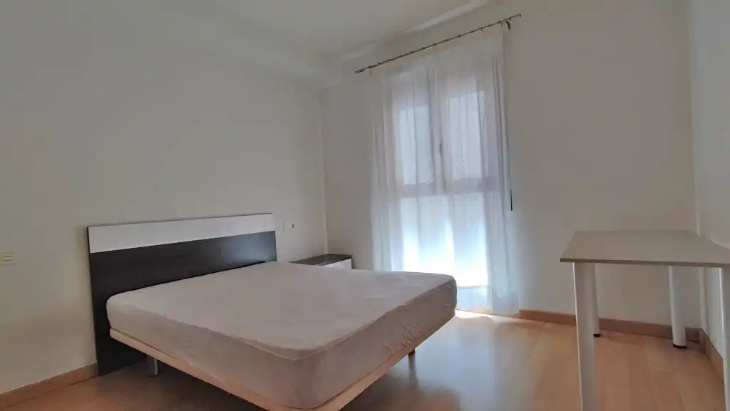 Bedroom of Flat for rent in Granada  with Air Conditioner, Heating and Furnished